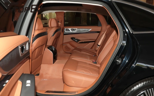 2025 Hongqi H9 seat